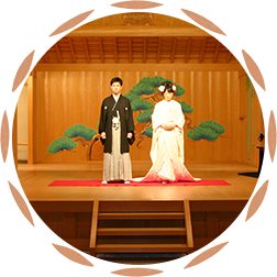 フォトジェニックな写真を日本の伝統美を能舞台で演出